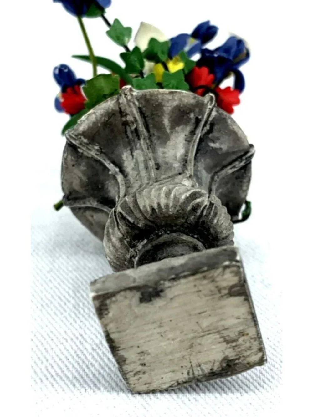 Dollhouse Miniature Floral Arrangement Iris Lily 2.75